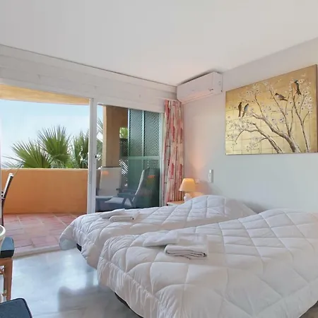 Apartment With Panoramic Sea View *
